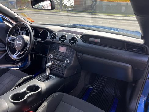 Used 2018 Ford Mustang Coupe image 30