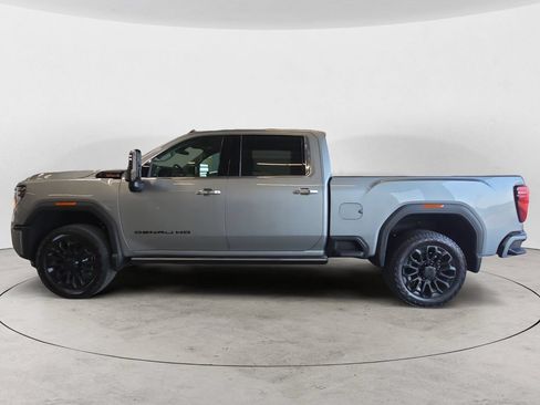 Certified 2026 GMC Sierra 2500 Denali w/ LPO, Black Badging Package AWD/4WD image 8