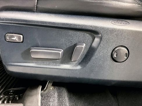 Used 2018 Toyota Tundra Platinum image 33