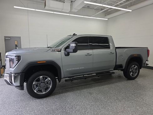 Used 2025 GMC Sierra 2500 SLE w/ SLE Value Package; image 2