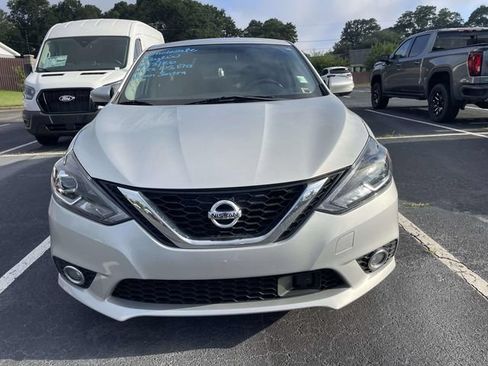 Used 2018 Nissan Sentra SR w/ Technology Package FWD image 4