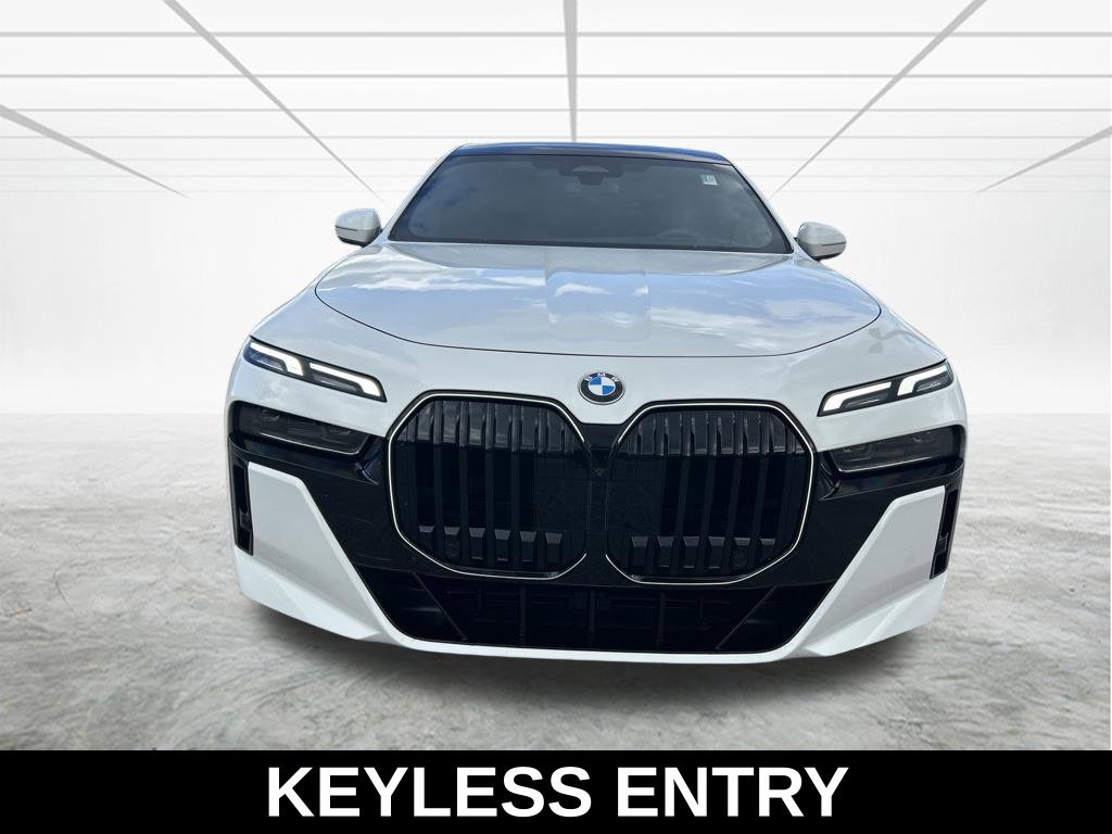 Used 2026 BMW 740i RWD image 9