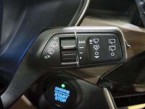 Used 2020 Ford Escape Titanium FWD image 16