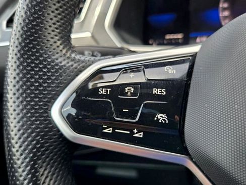 Used 2022 Volkswagen Tiguan SE R-Line FWD image 23