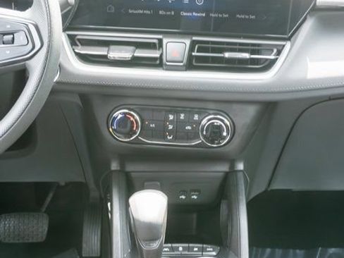 Used 2026 Chevrolet TrailBlazer LS w/ LS Convenience Package AWD/4WD image 16