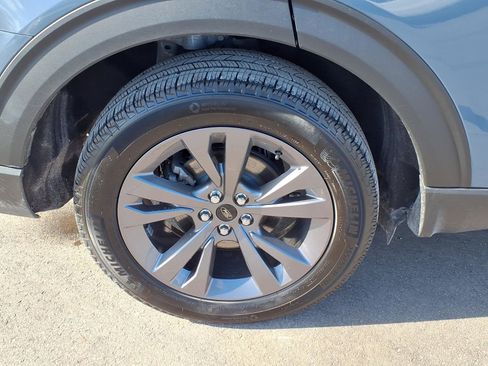 Used 2025 Ford Explorer Active w/ Active Comfort Package image 27