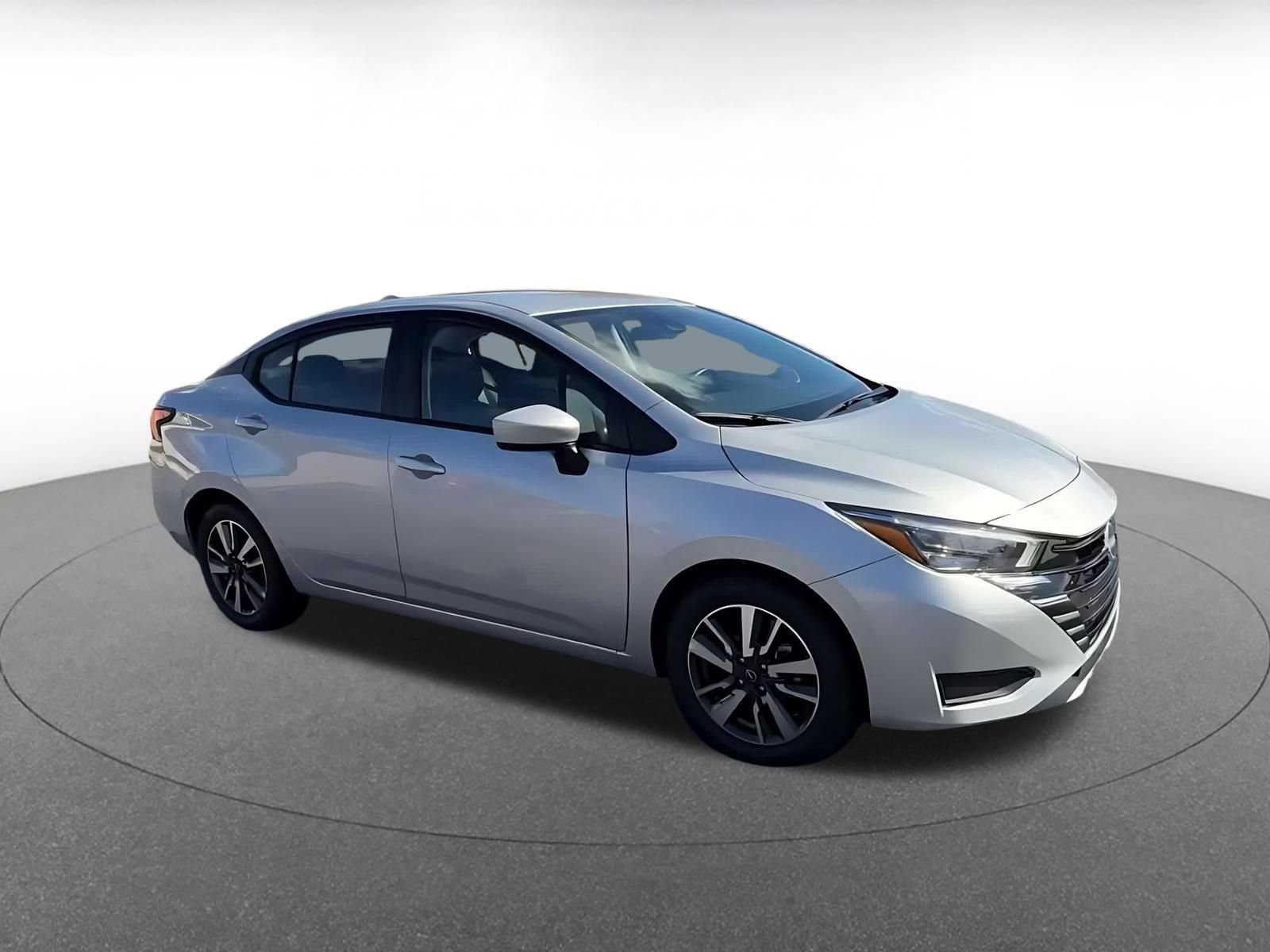 Used 2025 Nissan Versa SV FWD image 2