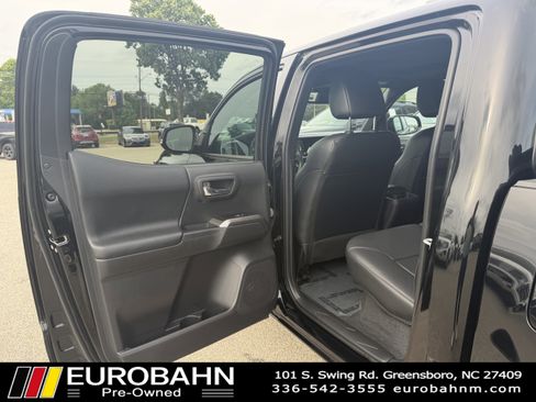 Used 2023 Toyota Tacoma Limited w/ Nightshade Package AWD/4WD image 12