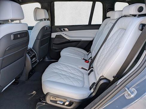Used 2026 BMW X7 xDrive40i w/ Premium Package AWD/4WD image 16