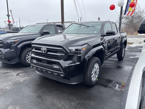 New 2026 Toyota Tacoma SR5 image 2