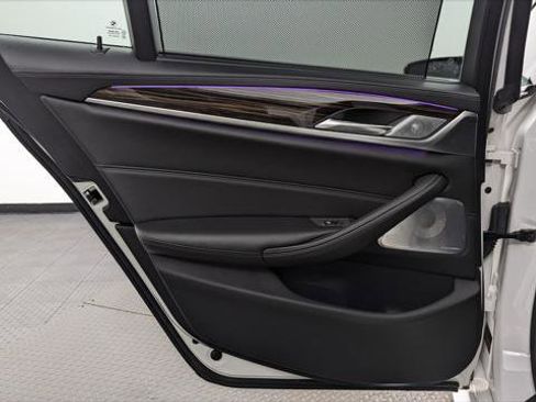 Used 2018 BMW M5 image 16