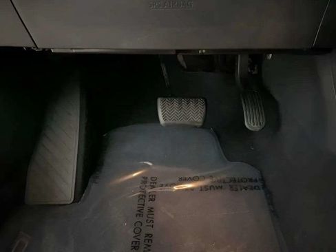 Used 2019 Toyota C-HR XLE FWD image 30