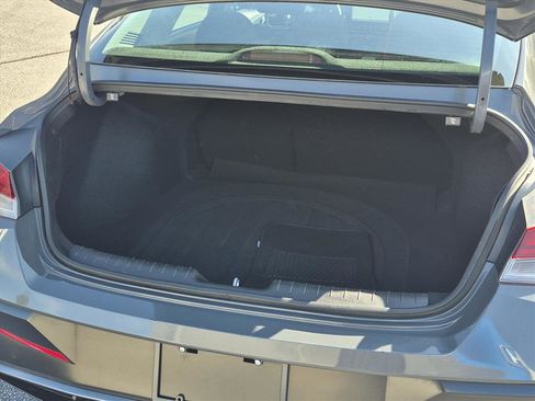 Used 2025 Hyundai Elantra SEL image 4