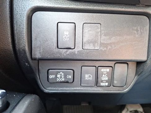 Used 2022 Toyota Tacoma TRD Sport w/ Technology Package AWD/4WD image 24