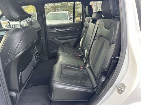 Certified 2023 Jeep Grand Cherokee Altitude image 17