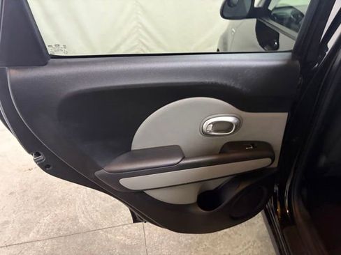 Used 2019 Kia Soul FWD image 18
