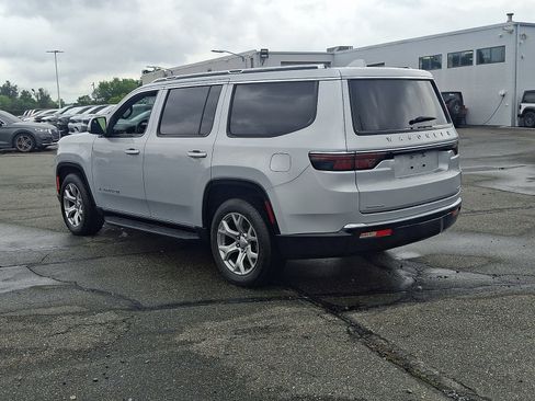 Used 2022 Jeep Wagoneer Series II AWD/4WD image 4