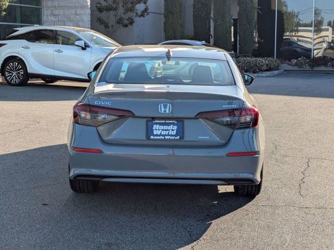 Certified 2025 Honda Civic Sport image 17