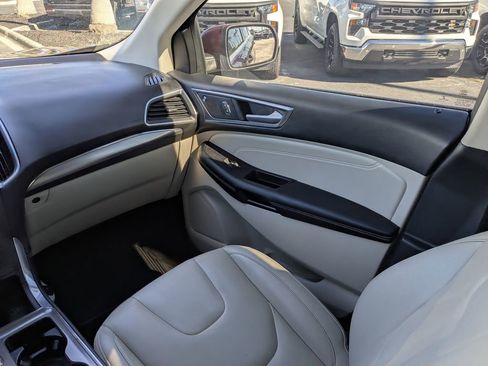Used 2022 Ford Edge Titanium image 19