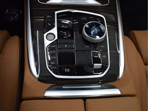 New 2027 BMW X7 xDrive40i w/ M Sport Package AWD/4WD image 31