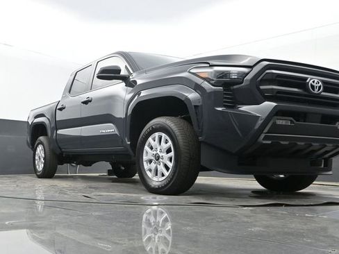 Used 2025 Toyota Tacoma SR5 image 22