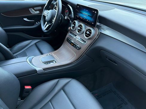 Used 2021 Mercedes-Benz GLC 300 4MATIC image 20