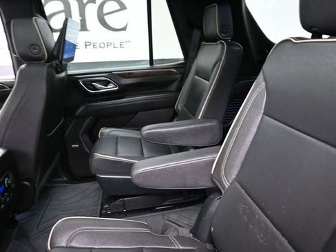Used 2023 Chevrolet Tahoe Premier w/ Advanced Technology Package AWD/4WD image 18