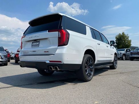 Used 2025 GMC Yukon XL Denali AWD/4WD image 7