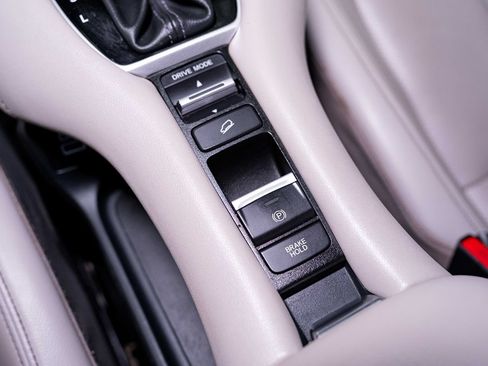 Used 2023 Honda HR-V EX-L image 22