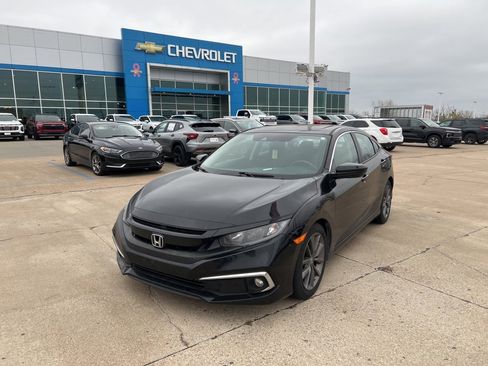 Used 2019 Honda Civic EX image 2