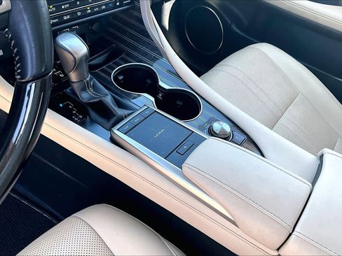 Used 2022 Lexus RX 450hL Luxury w/ Cold Area Package (CT) image 34