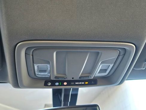 Used 2023 Chevrolet Silverado 2500 Custom w/ Custom Value Package image 17