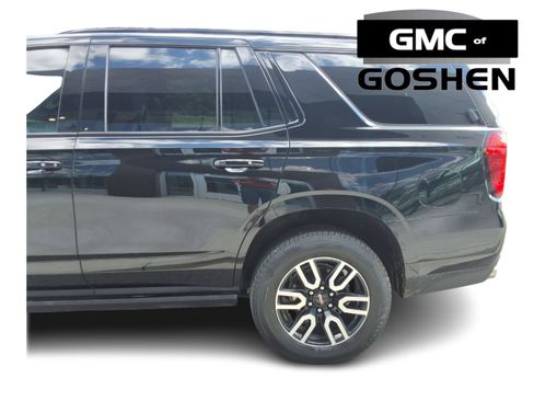 Used 2023 GMC Yukon AT4 w/ AT4 Premium Package AWD/4WD image 6