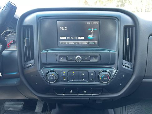 Used 2018 Chevrolet Silverado 1500 W/T RWD image 29