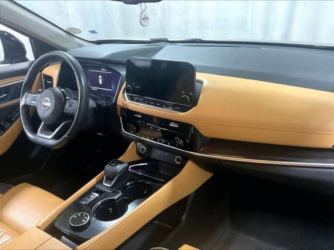 Used 2022 Nissan Rogue Platinum w/ Head-Up Display Package image 14