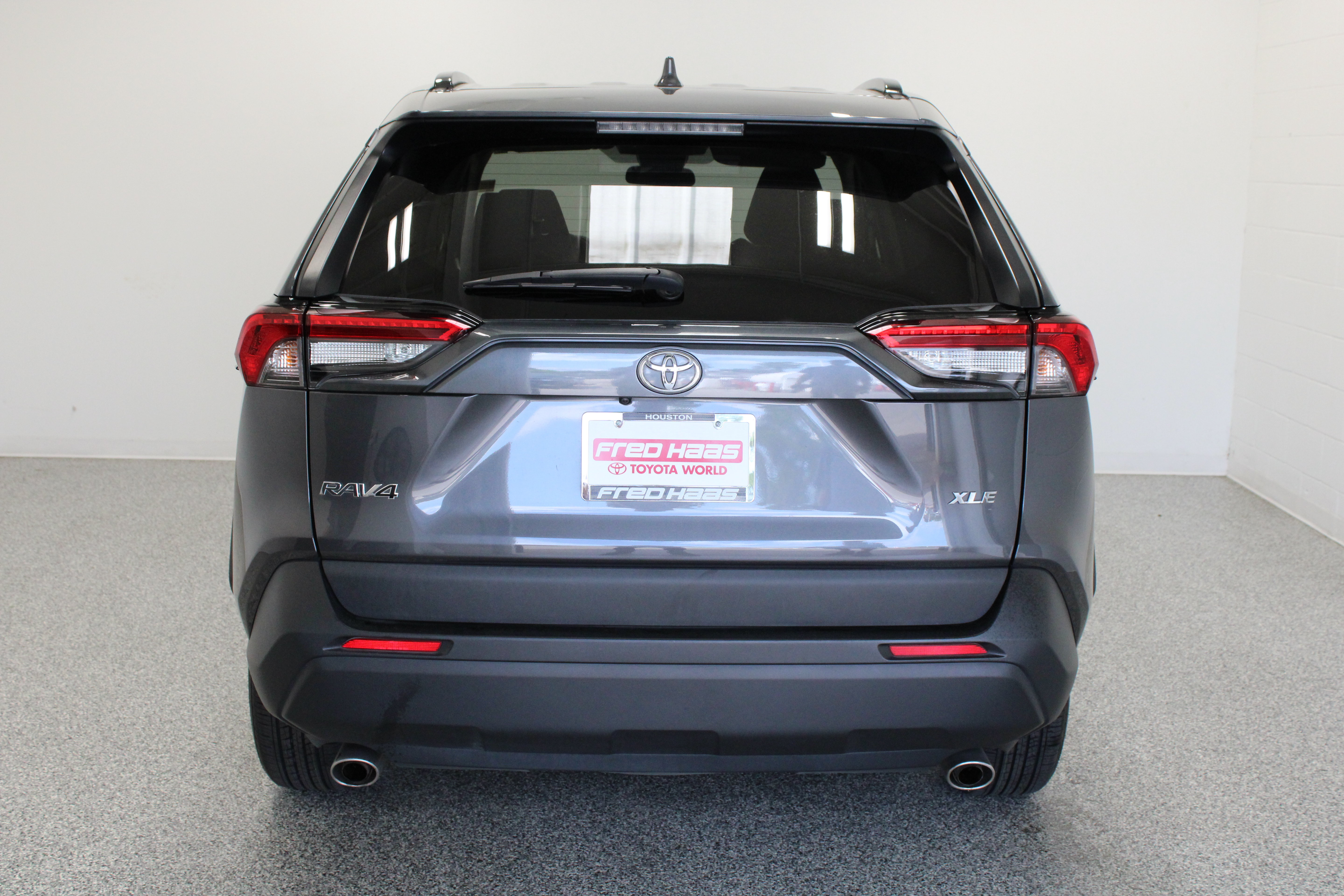 Used 2025 Toyota RAV4 XLE FWD image 8