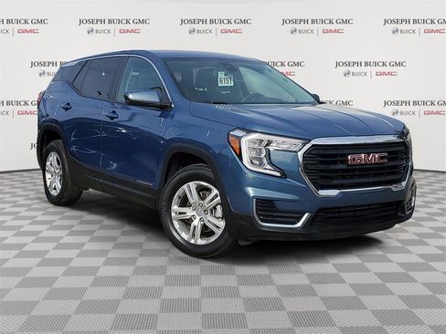 Used 2024 GMC Terrain SLE image 1