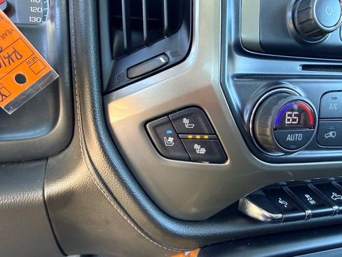 Used 2018 Chevrolet Silverado 1500 High Country image 30