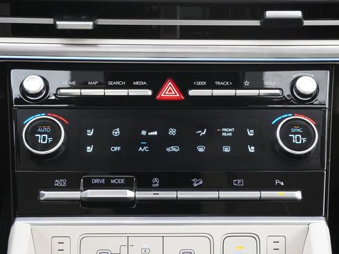 Used 2025 Hyundai Santa Fe Calligraphy FWD image 14