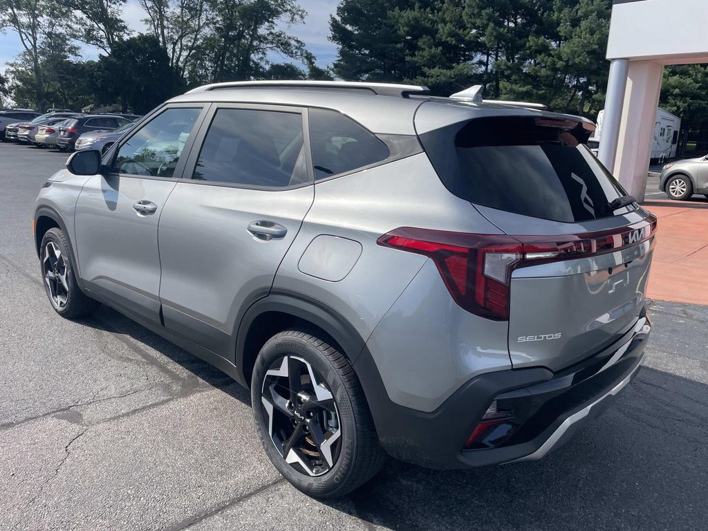 Used 2026 Kia Seltos S AWD/4WD image 3