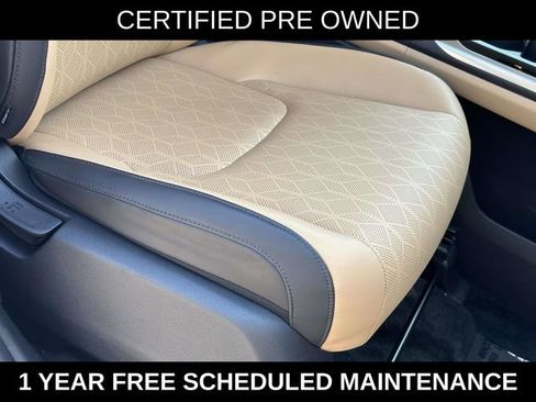 Used 2024 Kia Carnival EX FWD image 10