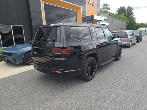 Used 2022 Jeep Wagoneer Series I AWD/4WD image 7