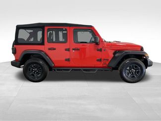 Used 2024 Jeep Wrangler Sport video 2