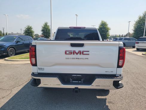 Used 2025 GMC Sierra 1500 SLE AWD/4WD image 4