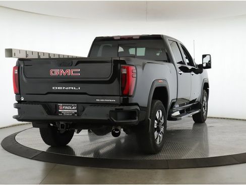 Used 2025 GMC Sierra 2500 Denali image 7