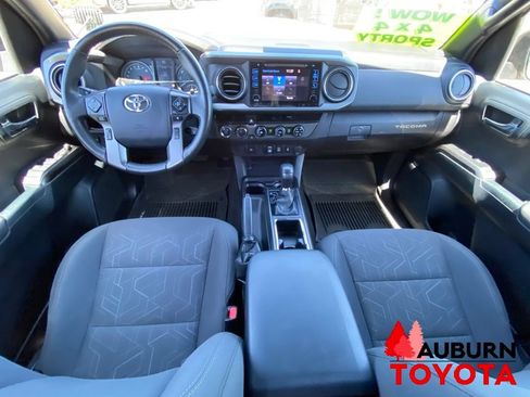 Used 2018 Toyota Tacoma TRD Sport AWD/4WD image 30