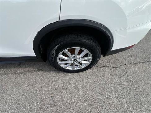 Used 2020 Nissan Rogue SV image 34