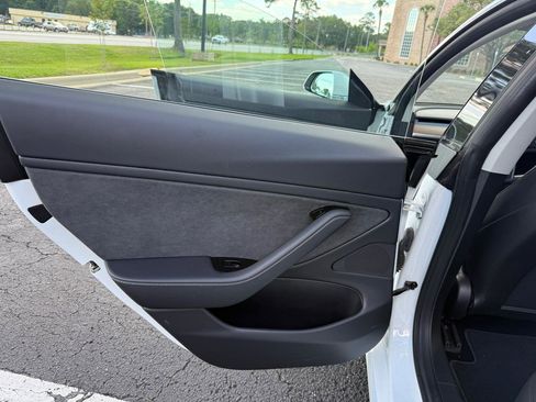 Used 2018 Tesla Model 3 Mid Range RWD image 13