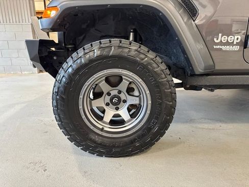 Used 2020 Jeep Wrangler Sport AWD/4WD image 25