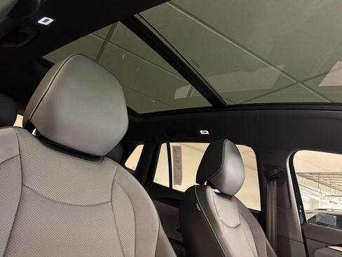 New 2026 Volkswagen Tiguan SE R-Line image 16